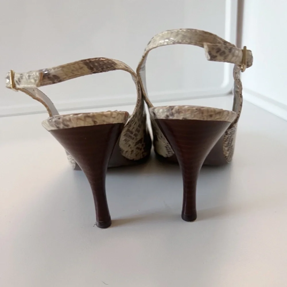 Bandolino Snake Print Sling Back Heel. Size 7M